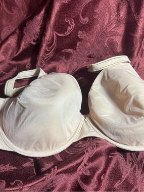 Victoria's Secret Smooth Cooling Underwire Bra - Ivory 38D